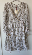 Raga White/Gold Metallic Chiffon A-Line Dress. V-Neck Long Sleeve. Size S
