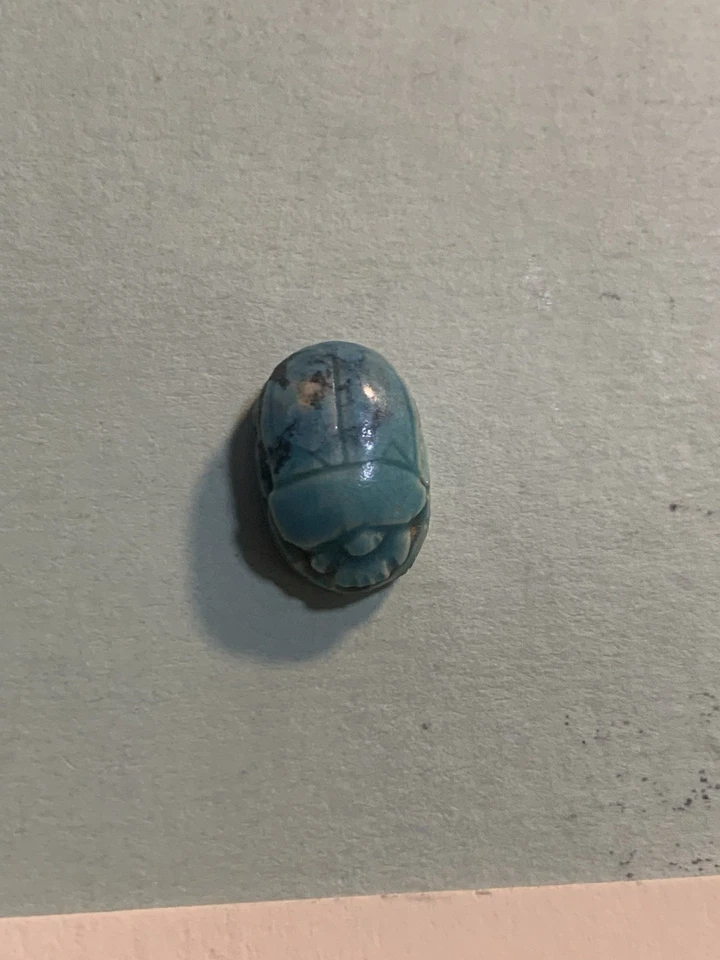 Antiguo escarabajo egipcio dinastía XVIII 1567 a.C. Foto 3 de 4