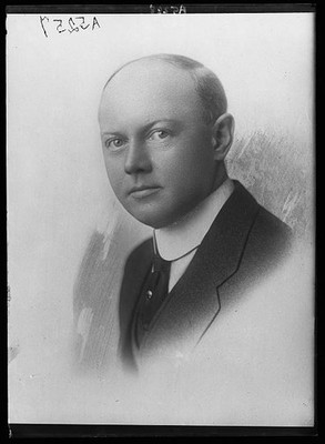 Photo:G.W. Buch Holz Portrait 1910s Man in Suit Headshot