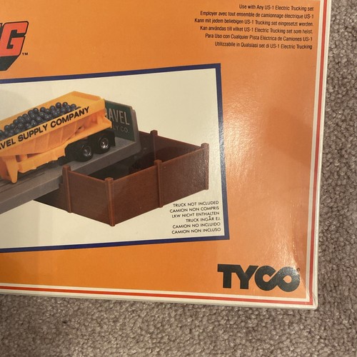 New Sealed!! Tyco HO US 1 Gravel Unloading Site And Gravel Trailer #3452L - Picture 3 of 4
