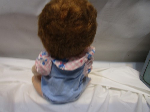 Vintage 1950s American Character Tiny Tears Doll with clothing and suitcase - Picture 4 of 10