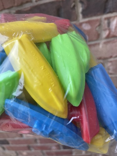 Barche giocattolo in plastica vintage 12 dozzine? - Foto 3 di 7