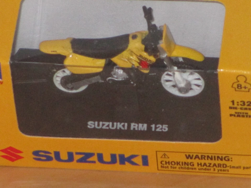 New Ray Lot of 4 Different Motorcycles 1 Yamaha 1 Honda 1 Kawasaki 1 Suzuki New - image 3 of 4