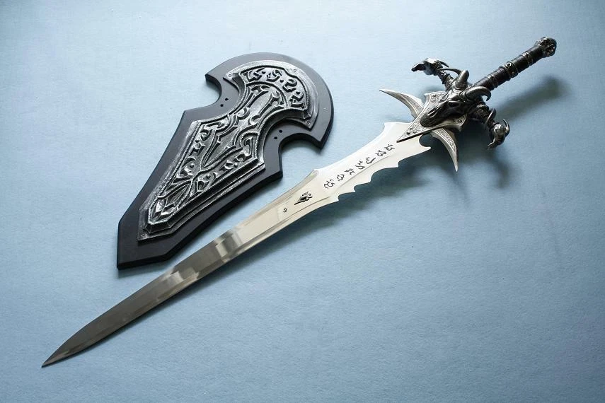 S1701 ESPADA JUEGO WOW LICH KING ARTHAS MENETHIL FROSTMOURNE CON PLACA 3D 43" Foto 3 de 4