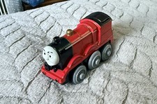 Thomas The Tank Engine - Moteur de train à piles en métal moulé sous pression « JAMES 5 »