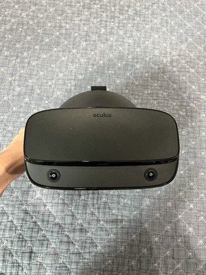 Oculus Rift S PC-Powered VR Gaming Headset - Black - *MESSAGE*