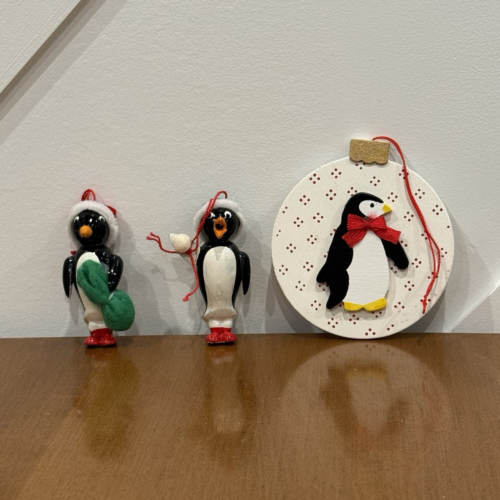 Vintage Hand Painted Wooden Penguin Set Christmas Ornaments 1985 Midwest Taiwan