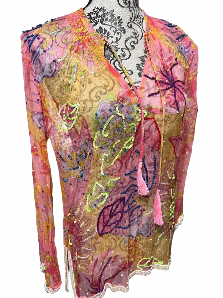 Pullover LETARTE Hecho a Mano Cubre Cuello en V Estampado de Cuentas Aberturas Laterales Talla S/M Foto 2 de 4