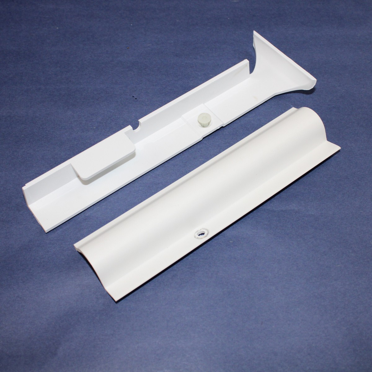 Kenmore Upright Freezer : Wire Cover Assembly (1100469 & 1100468