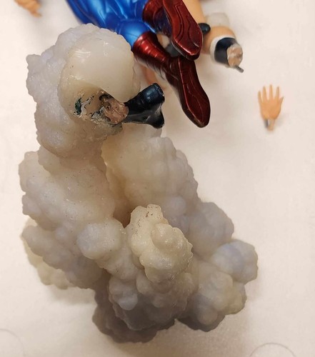 DC Comics New 52 Lee Superman Wonder Woman THE KISS Statue Figure BROKEN READ! - Picture 13 of 21