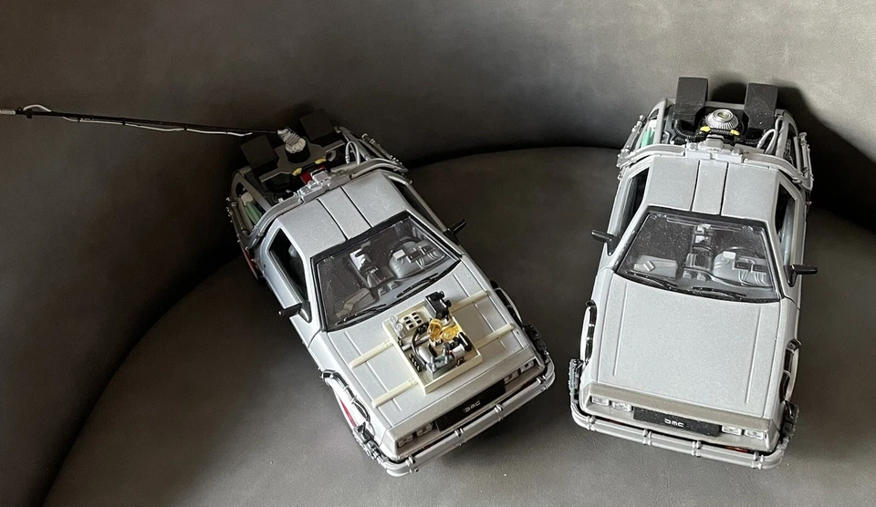 SET: Welly 1/24 DeLorean Back to the Future Car Diecast Collectibles - Image 2 of 4