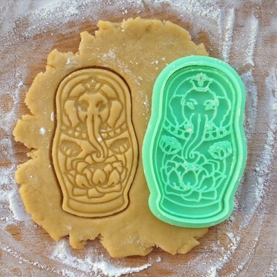 matryoshka cookie cutter