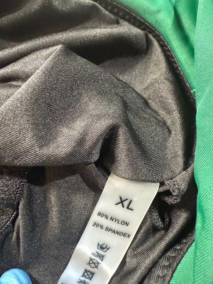 Trajes de baño de una pieza con volantes adelgazantes verdes y negros sin marca para mujer talla X-grande Foto 3 de 4