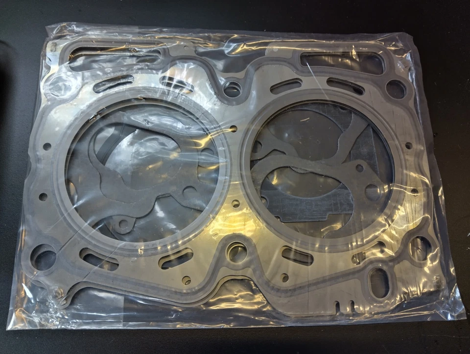 Subaru brand new genuine engine overhaul kits for EJ207, EJ205 GC8 GDA GDB - Image 4 of 4