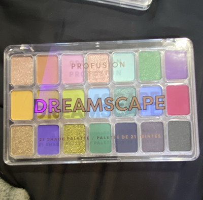 Profusion Dreamscape 21 Shade Eyeshadow Palette Assorted Shimmer Matte Glitter