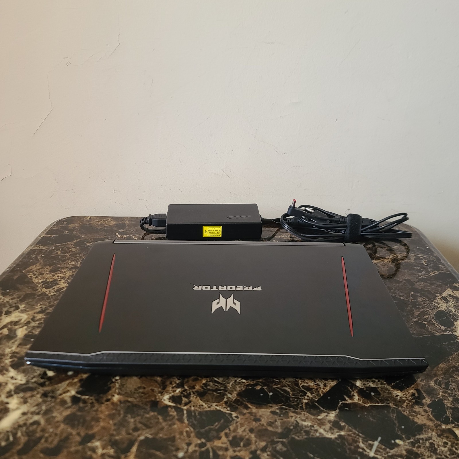 PREDATOR HELIOS 300 PH315-51 GAMING LAPTOP CORE i7-8750H 16GB RAM GTX 1060 256GB