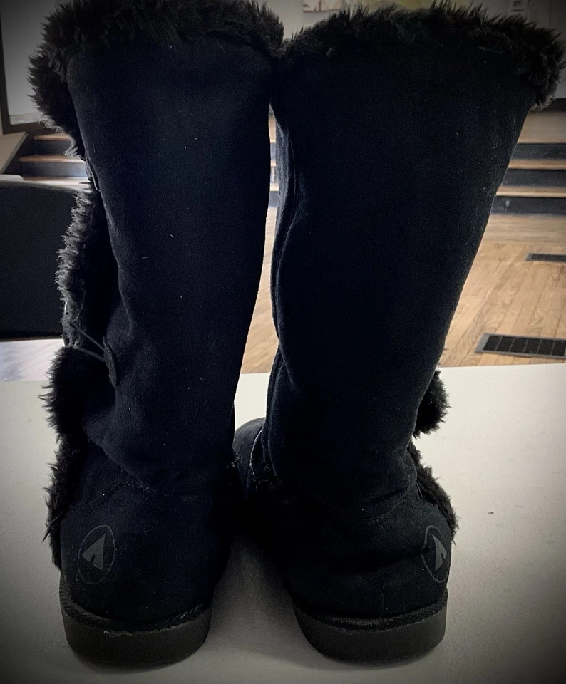 Airwalk Women's Suede Black Boots Faux Fur Lined Size 10 - Image 4 of 4