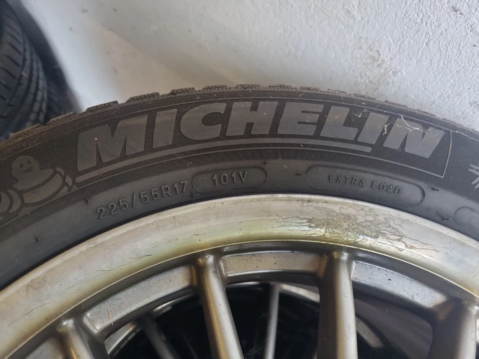 Michelin Winterreifen  225/55 R17  101H  mit Felgen - Bild 4 von 4