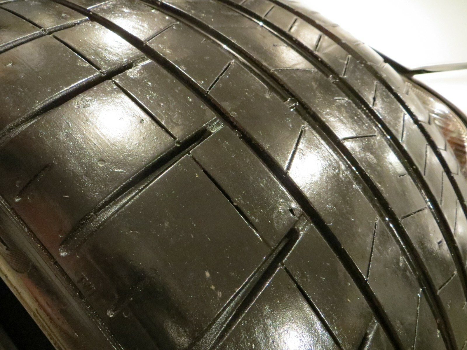 ALMOST NEW 1 ONE PIRELLI P ZERO PZ4 L LAMBORGHINI 355/25ZR21 107Y 355 25 21 2173