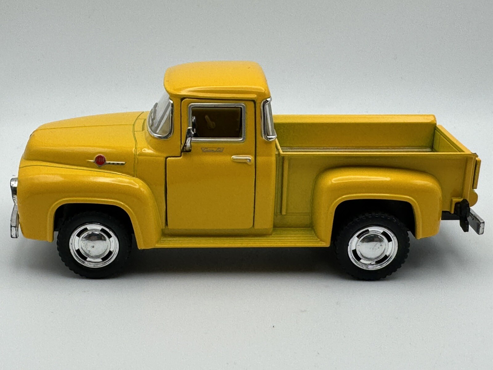 Kimsmart 1:38 1956 Ford F-100 Pickup Yellow