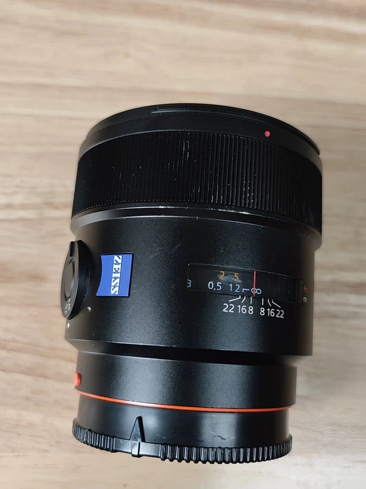 SONY Distagon T* 24mm F2 ZA SSM SAL24F20Z A mount lens For A700 A850 A900 - Image 2 of 4