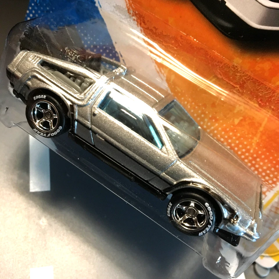 Hot Wheels 2011 Premiere TIME MACHINE DeLorean DMC-12 CUSTOM Riders Wheel Swap - Image 2 of 4
