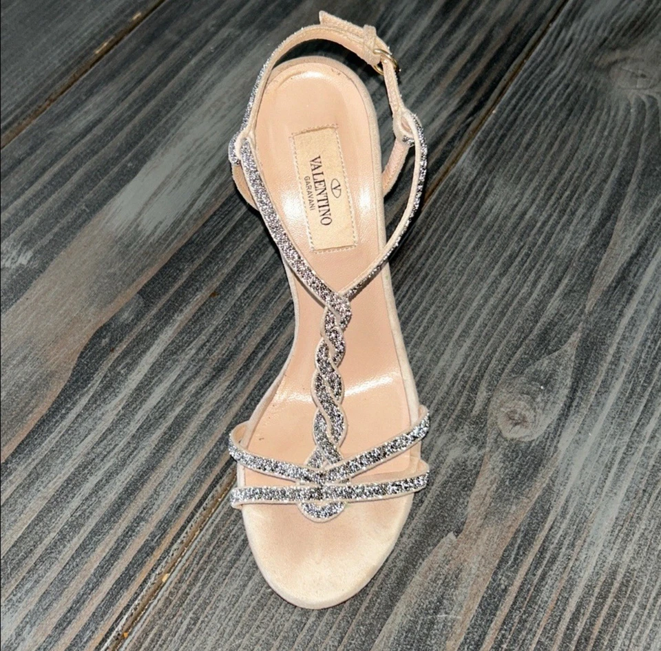 Sandalias Valentino con tiras adornadas con cristal talla 36 usadas en excelente estado Foto 3 de 4