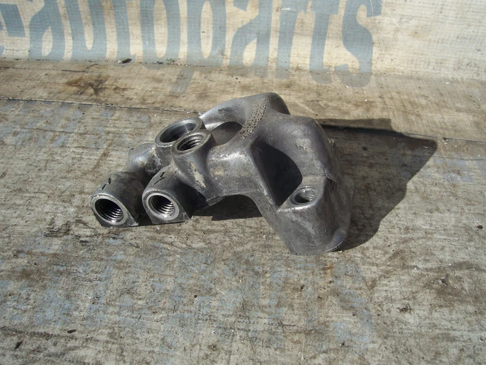 81-85 MERCEDES-BENZ 300CD/D/TD 原始设备制造商油过滤器适配器房 615 092 08 08 — 第 3/4 张图片