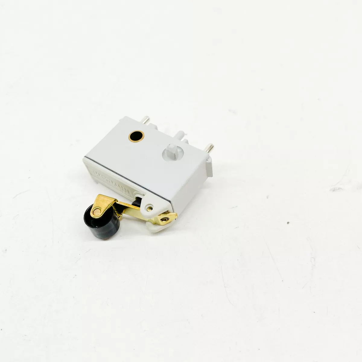 NEU MB E W210 EINSPRITZANLAGEN THROTTLE MICRO SWITCH A0025456814 