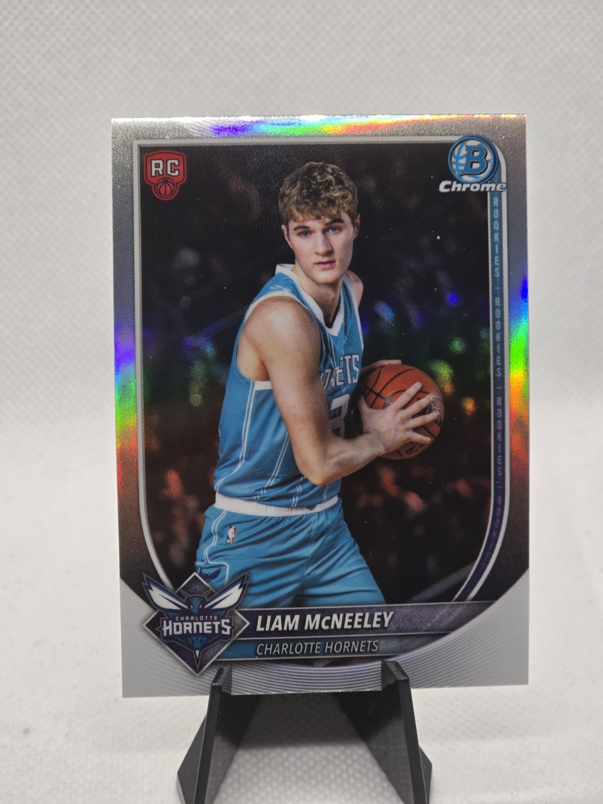 Topps 2025-26 Bowman Chrome Liam McNeeley Hornets RC BCV-29 Speckle /299