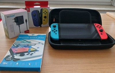Nintendo Switch OLED mit Zubehörpaket