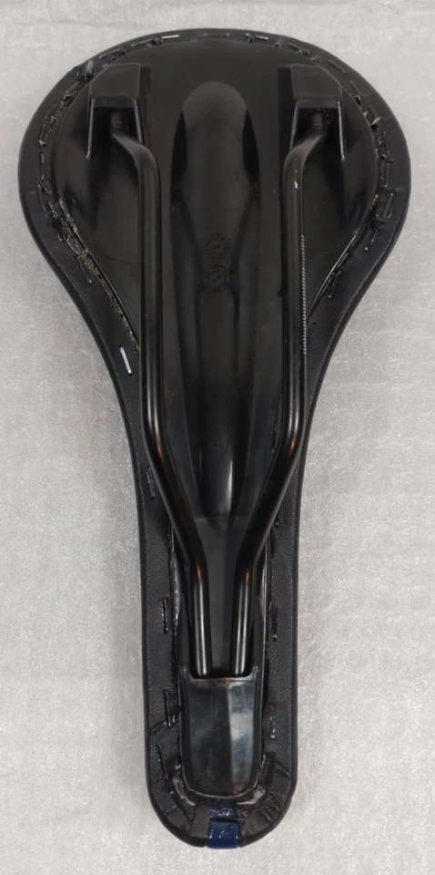 Asiento/sillín de cuero para bicicleta de montaña de carretera GT Foto 4 de 4