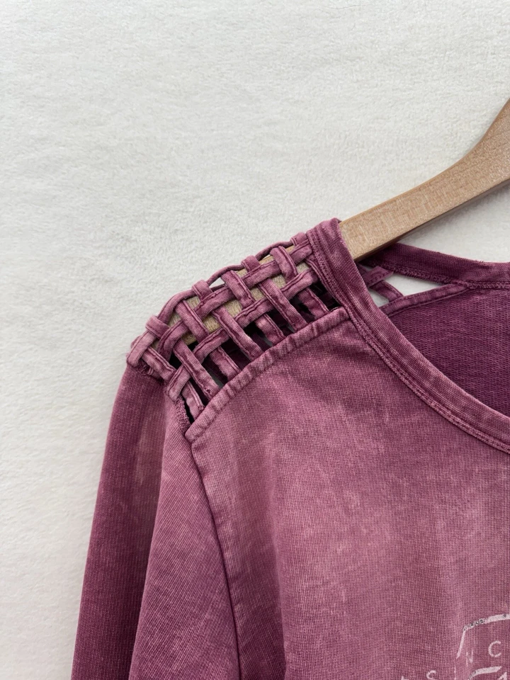 Moletom Affliction feminino treliça média detalhe do ombro - Imagem 4 de 4