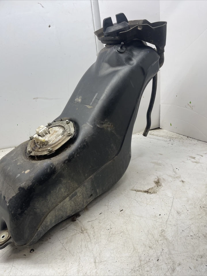 Tanque de gasolina y bomba de combustible Yamaha Grizzly 700 08 4x4 YFM700F Foto 3 de 3