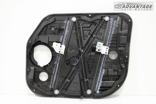 2020-2022 HYUNDAI PALISADE FRONT LEFT SIDE DOOR WINDOW REGULATOR & CARRIER OEM - Picture 3 of 7