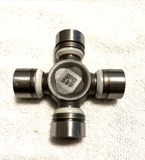 Genuine Spicer 539 Rear Axle Universal Joint U-Joint for GM 89040243