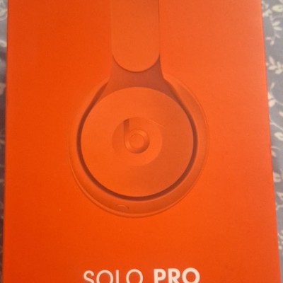 Beats by Dr. Dre Solo Pro Bluetooth Noise-Canceling Headphones (DECOR BOX)