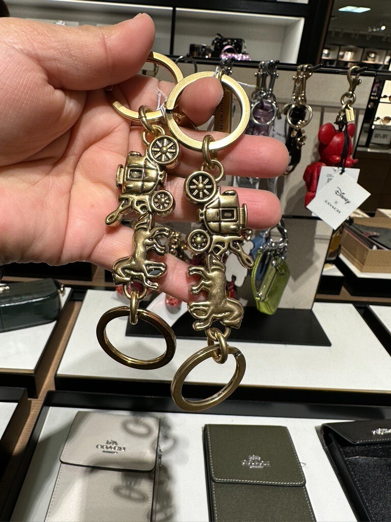 NWT Coach Metal Horse and Carriage Valet Brass Bag Charm Keychain Key