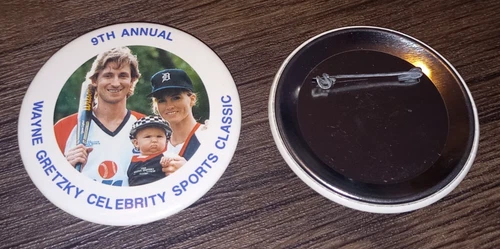 Wayne Gretzky 9th Annual Celebrity Sports Softball Classic 1989 Pin Back Button