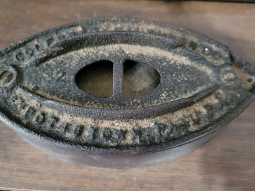 Antique Flat Clothes Cast Iron Press Base Colebrookdale Iron Co. 5lbs PA USA - Picture 4 of 6