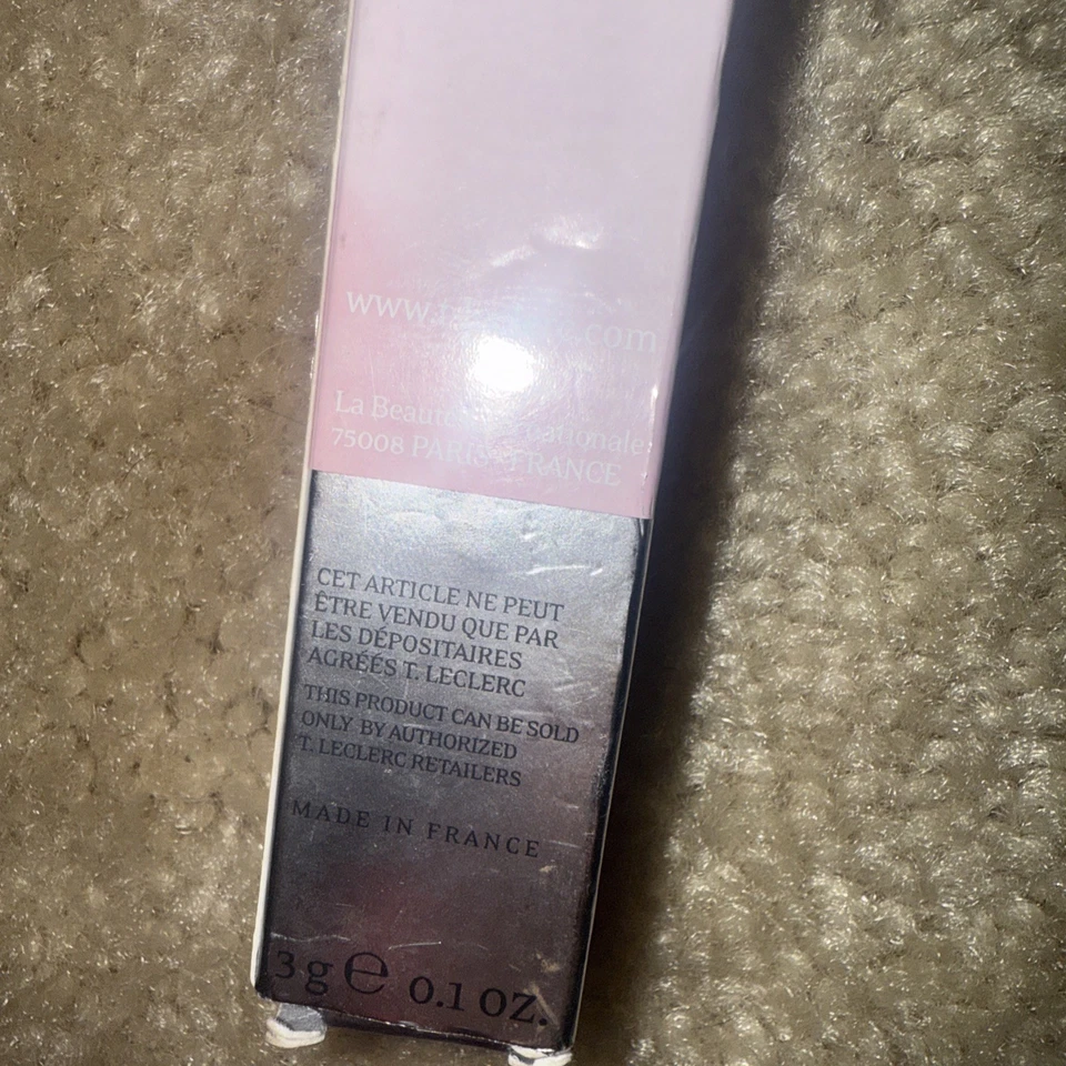 Lápiz labial T LECLERC satinado Regalbe hidrata todos los labios 28 Indécent Val Foto 2 de 4