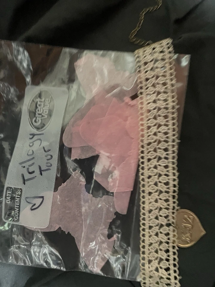 Gargantilla de encaje rosa bebé Melanie Martinez K-12 Hot Topic con gargantilla personalizada nueva Foto 3 de 4