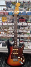 SQUIER CLASSIC VIBE STRATCASTER Electric Guitar-01