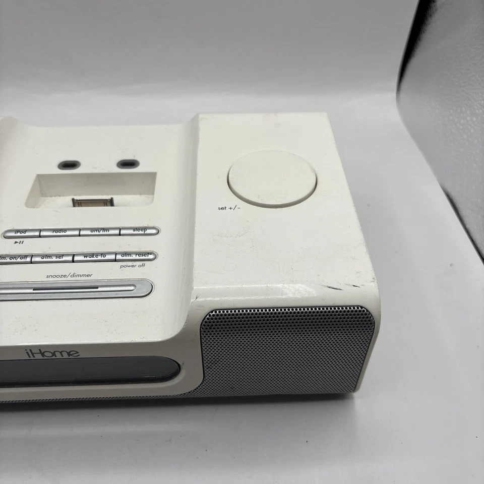 Reloj despertador Apple iHome iH5 estación de acoplamiento de radio. Probado - Funciona, necesita cargador Foto 4 de 4
