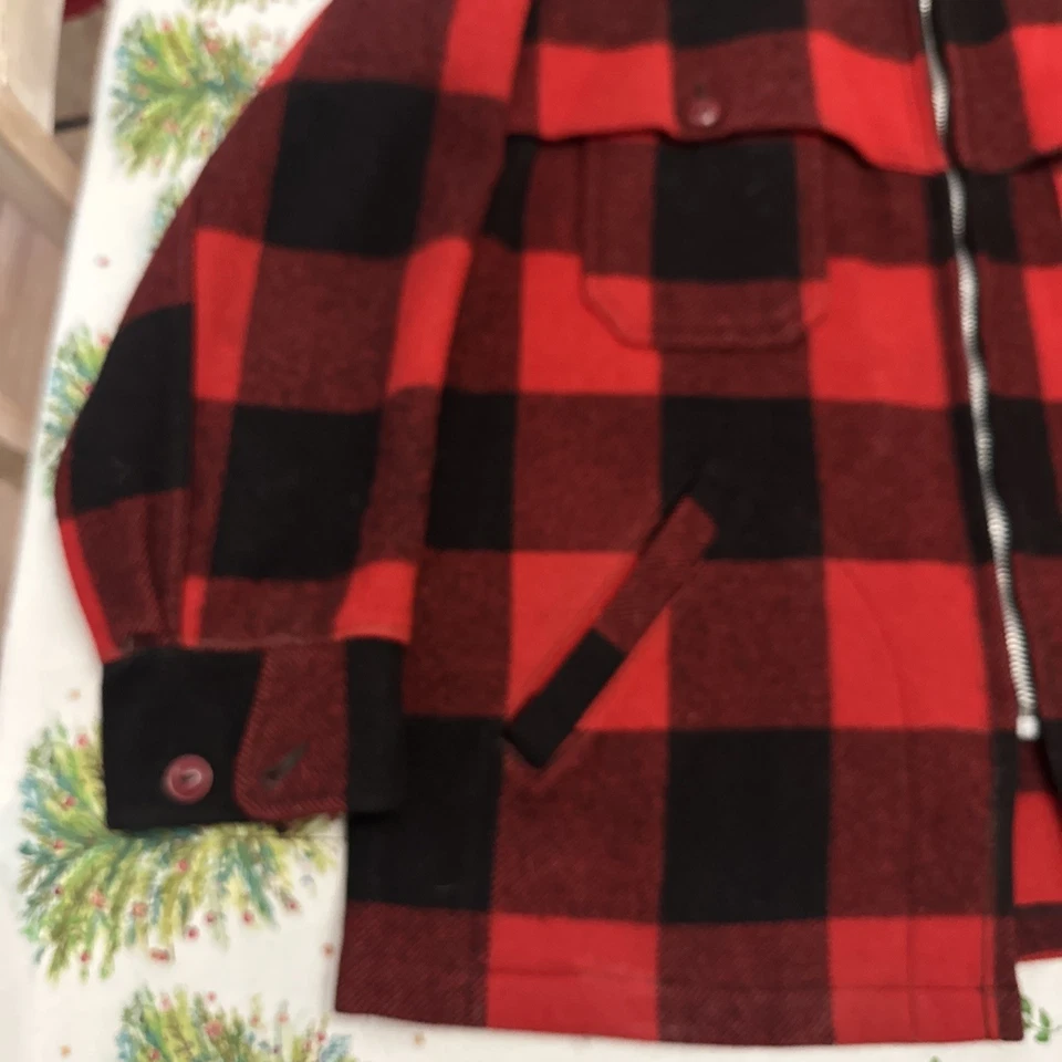 Vintage Woolrich Jacket Mens 46 Red Black Buffalo Plaid Mackinaw Cruiser Hunting - Image 4 of 4