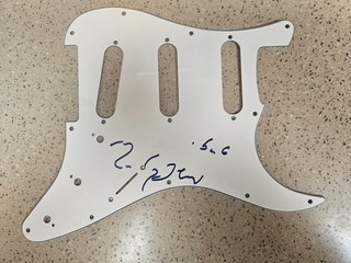 MARK KNOPFLER SIGNED GUITAR PICK