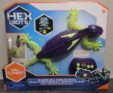 Hex Bots Glowing Wall Crawler Gecko Robot Remote Control Toy Glow In The Dark
