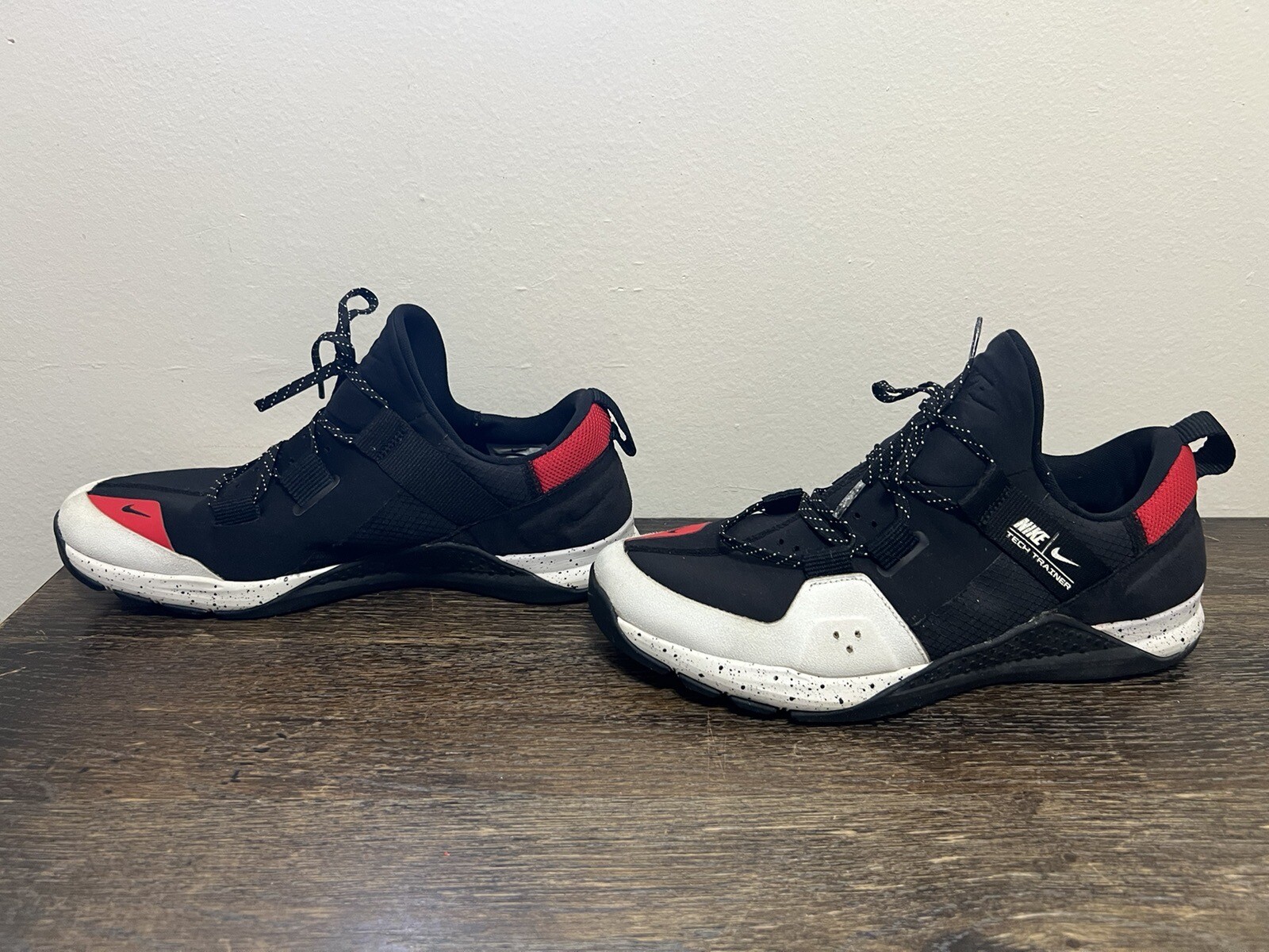 nike tech trainer aq4775