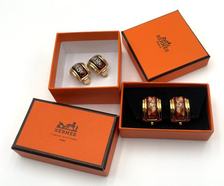 Auth Hermes Glaze Enamel Rabbit Pattern Red/Glaze Black Earrings W/Box BA020368