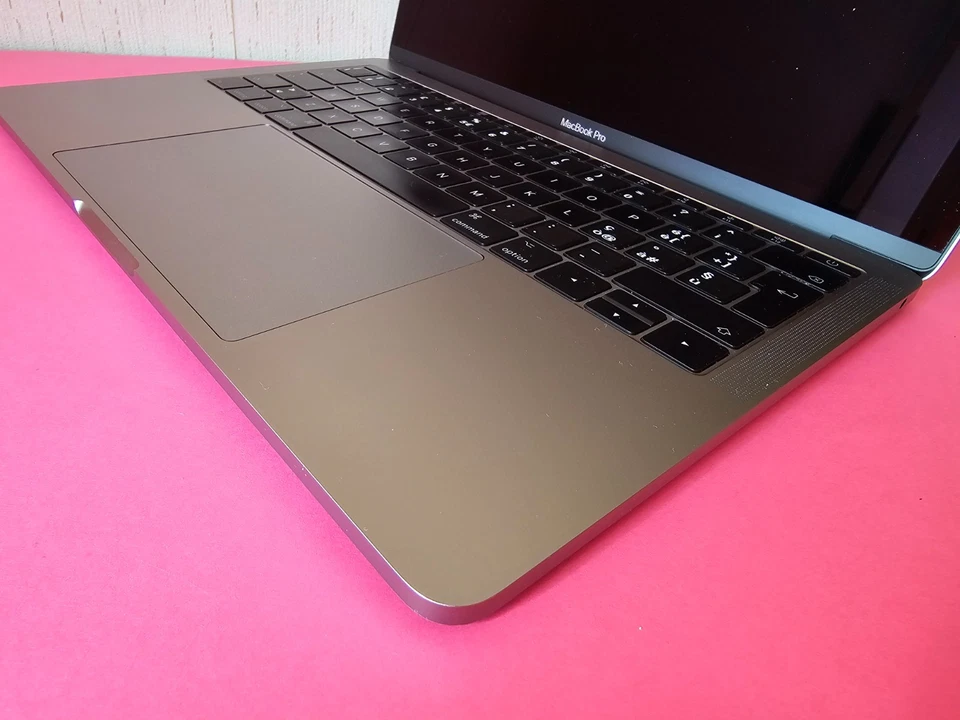 Apple MacBook Pro 14.1 2017 core i7..RAM 16..SSD 256 13.3 Retina Batteria ottima - Immagine 4 di 4